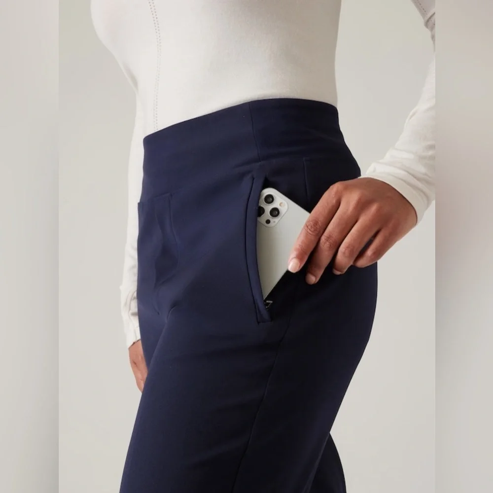 NWOT Athleta Navy Endless Pants Size 6/P